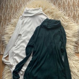 Apt 9 2 ribbed turtlenecks green and white
